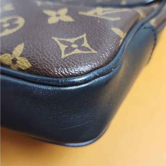 SOLD Louis Vuitton Madagascar crossbody - Picture 5 of 16